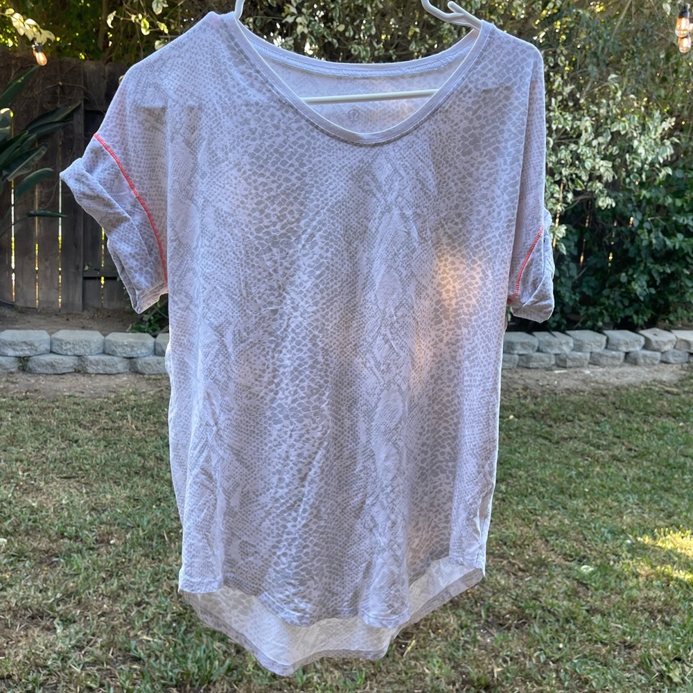 Lululemon workout top